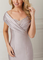 Vestidos de madre de la novia de satén con hombros descubiertos, corte trompeta/sirena, apliques y cuentas