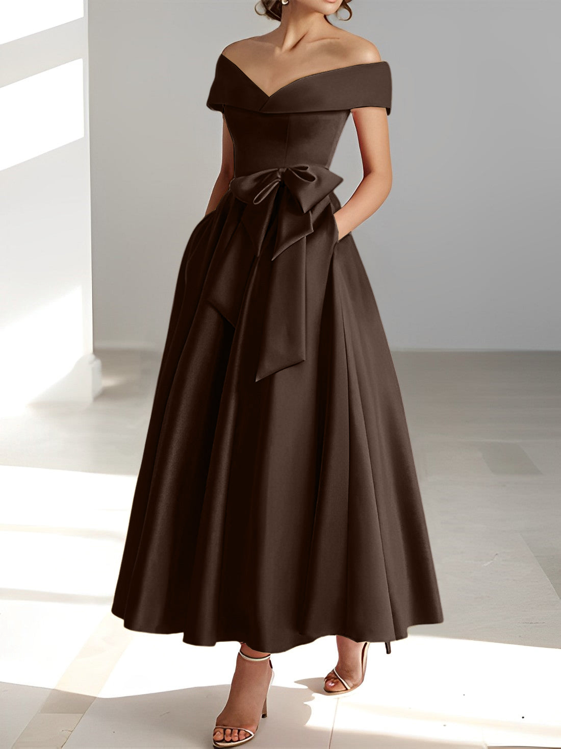 Vestidos de madre de la novia de corte A/princesa, sin mangas, hasta los tobillos, con hombros descubiertos y bolsillos