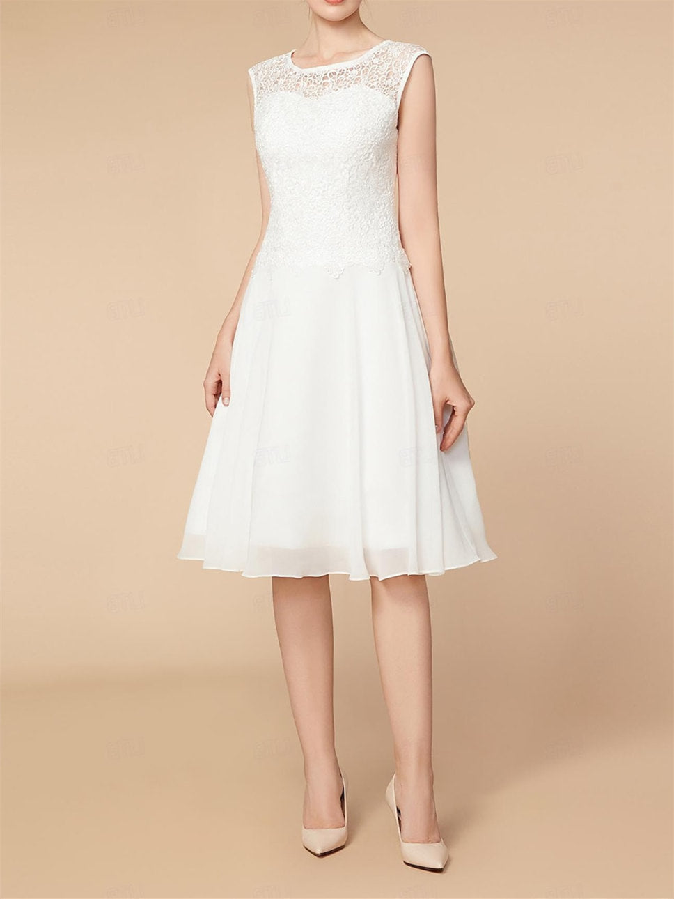 Vestidos de madre de la novia con corte A/princesa, mangas 3/4 y largo hasta la rodilla con chal