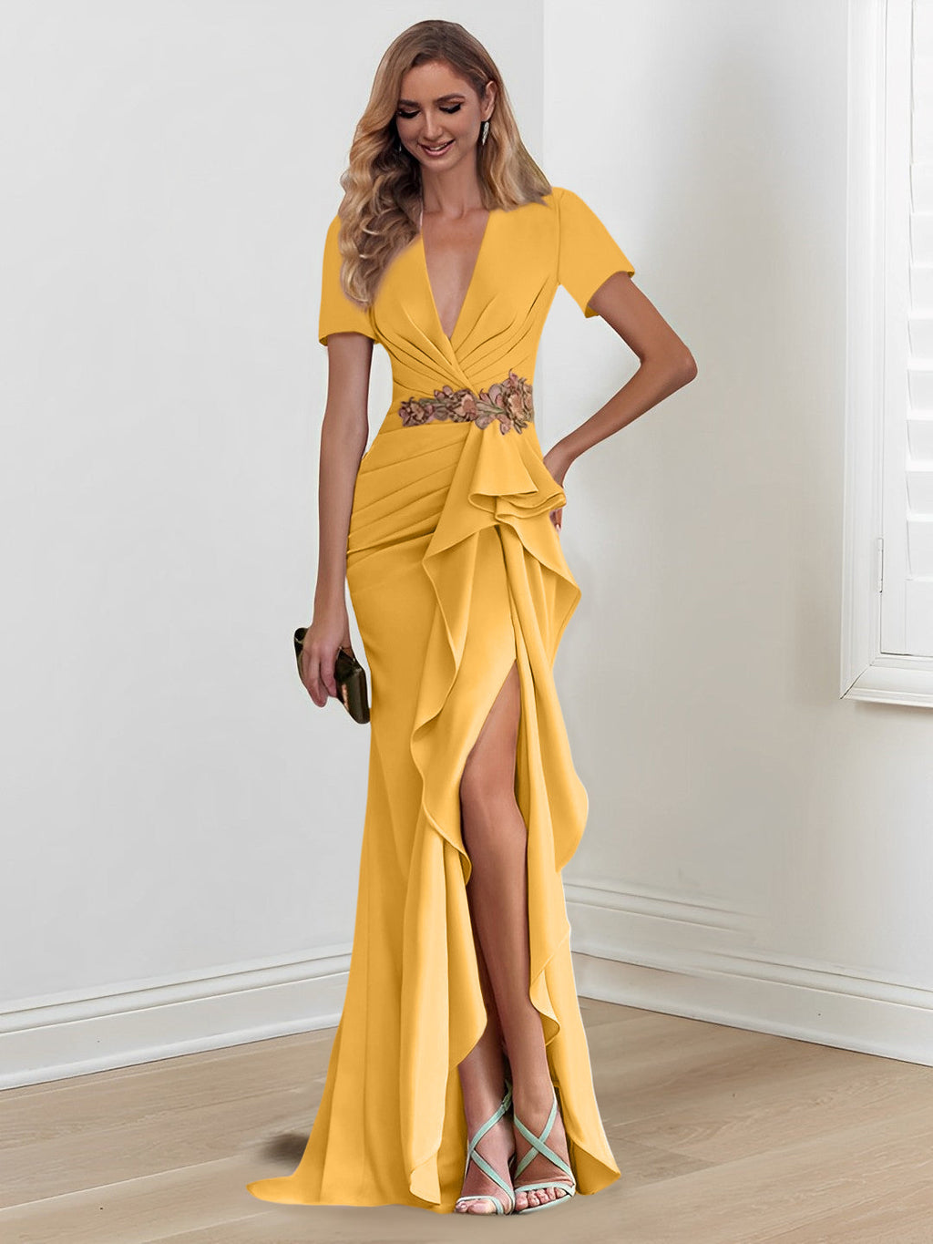 Vestidos de madre de la novia con escote en V, corte sirena/trompeta, largo hasta el suelo y volantes