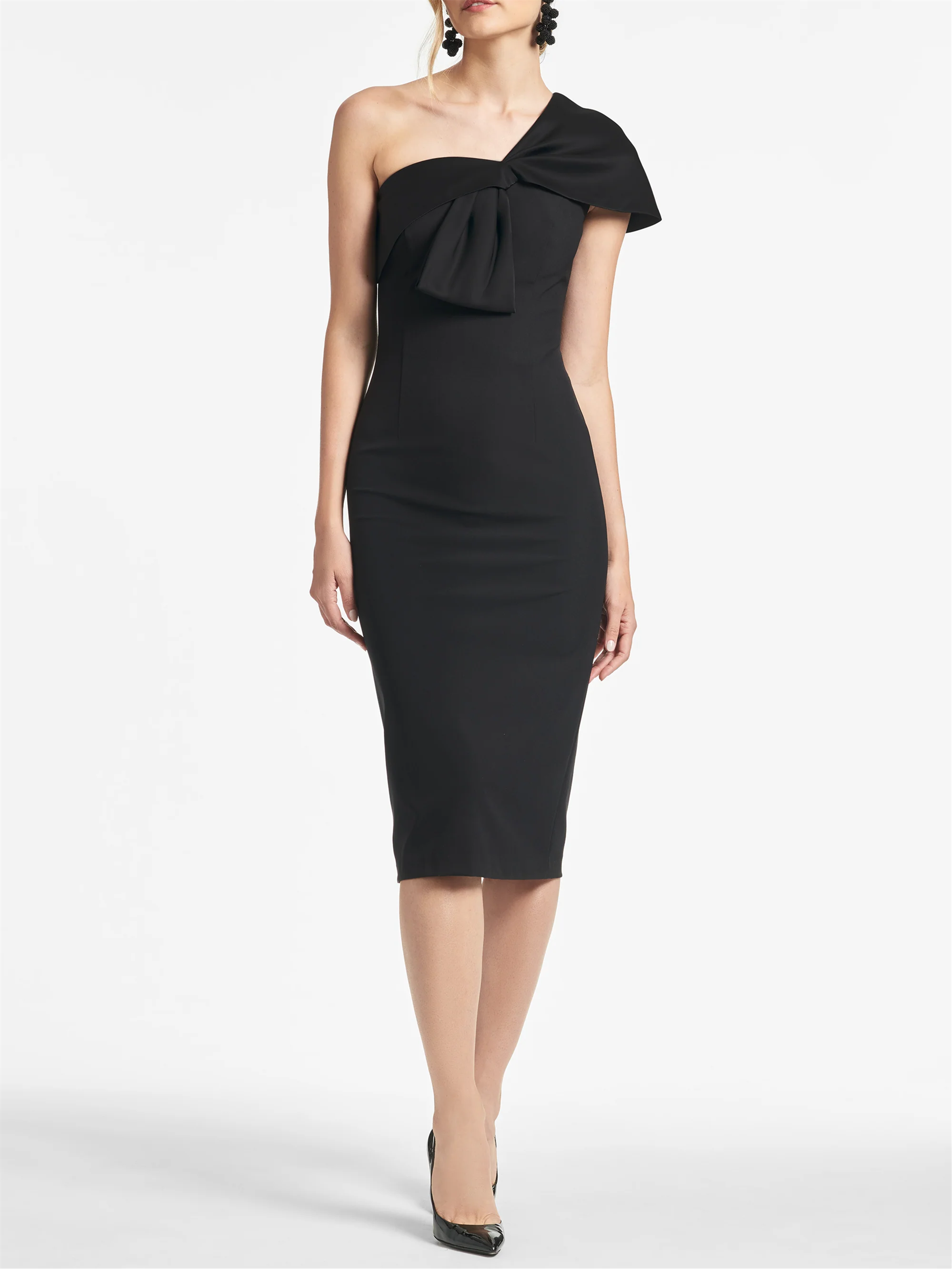 Vestidos para madre de la novia con corte tubo/columna, un hombro al aire y largo hasta la rodilla