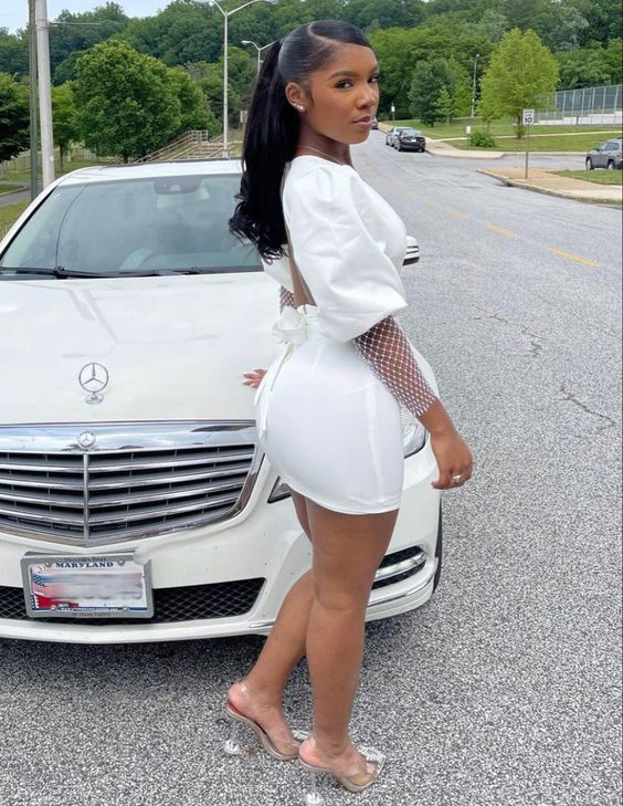 Classic Graduation Outfit Dress White Short Homecoming Dress Deep V Neck Party Dress Y2005