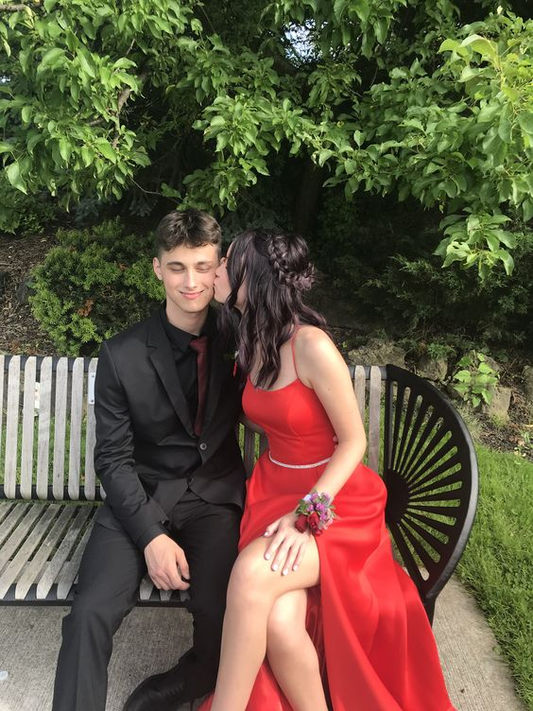 Vestido de fiesta sencillo rojo de corte A con espalda con cordones Y6547