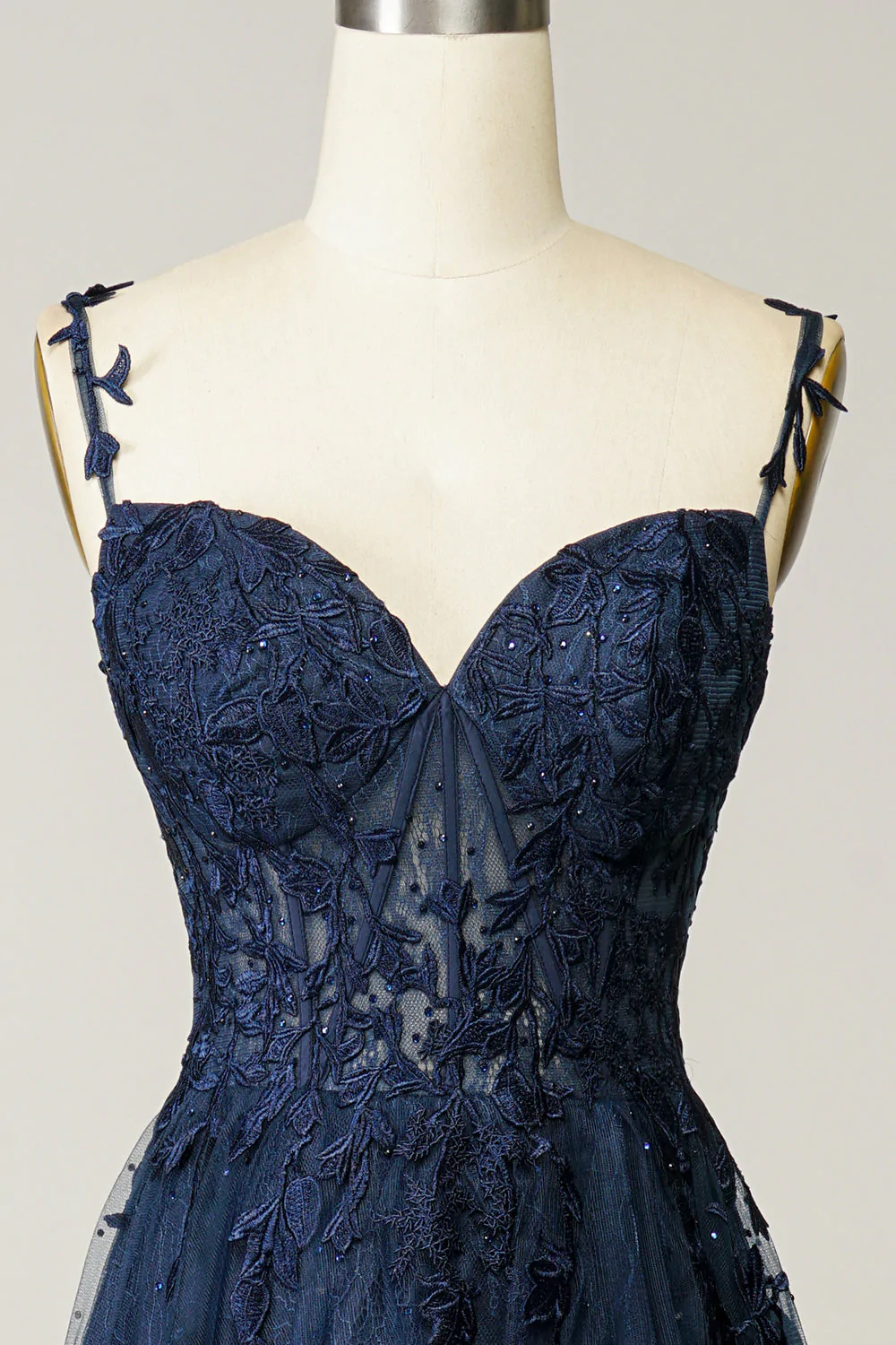 Vestido de fiesta azul marino de corte A con tul y encaje Y382