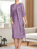 Vestido de gasa para madre de la novia con escote redondo hasta la rodilla, corte tubo/columna y lentejuelas plisadas
