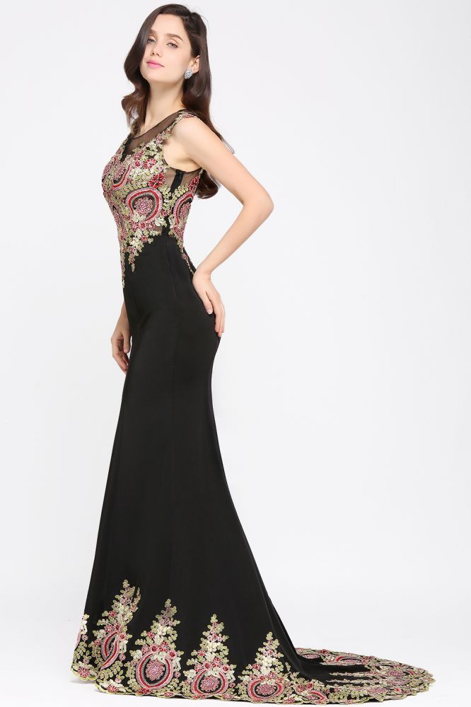 Vestido de noche negro sin mangas con cola de sirena y apliques