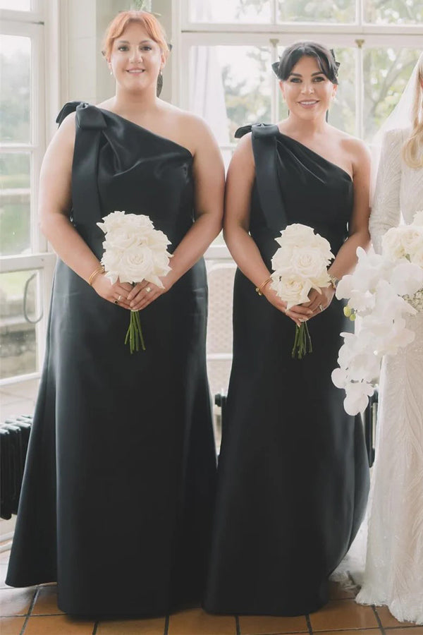 Vestido de dama de honor negro de corte sirena con un solo hombro y lazo BD125
