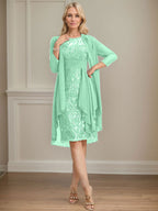 Vestido de madre de la novia de gasa con encaje, escote redondo, ilusión, largo hasta la rodilla, con volantes en cascada y lentejuelas