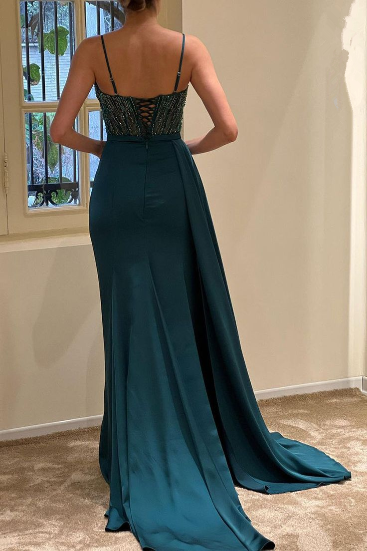 V-Ausschnitt Spaghettiträger Perlenbesetztes, gerüschtes Etuikleid Langes Abendkleid Y6003