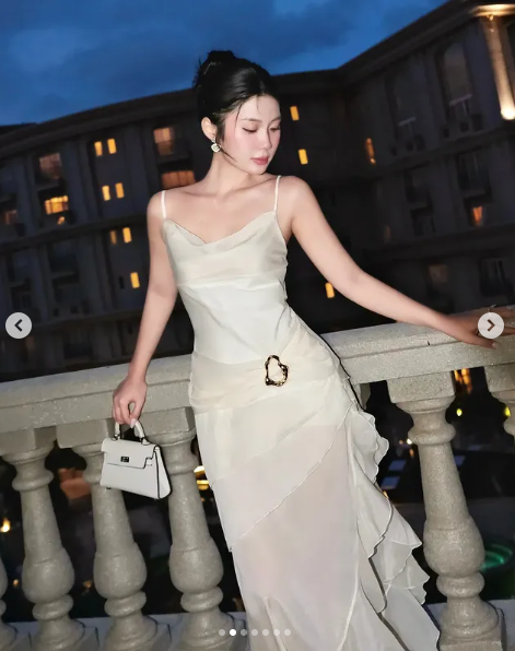 Elegantes weißes Chiffon-Meerjungfrau-Abendkleid, lang, mehrlagig, Ballkleid Y7716