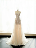 Hübsches trägerloses Tüll-Spitzen-Brautkleid in A-Linie, formelles Abschlussball-Abendkleid Y8686