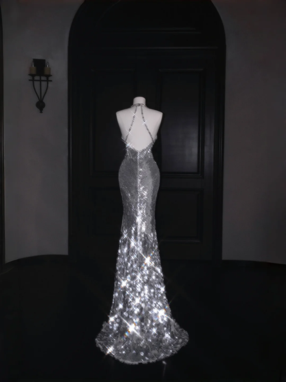 Funkelndes silbernes tiefes V-Ausschnitt Neckholder Pailletten Perlen rückenfreies Abendkleid Meerjungfrau Ballkleid Y8687
