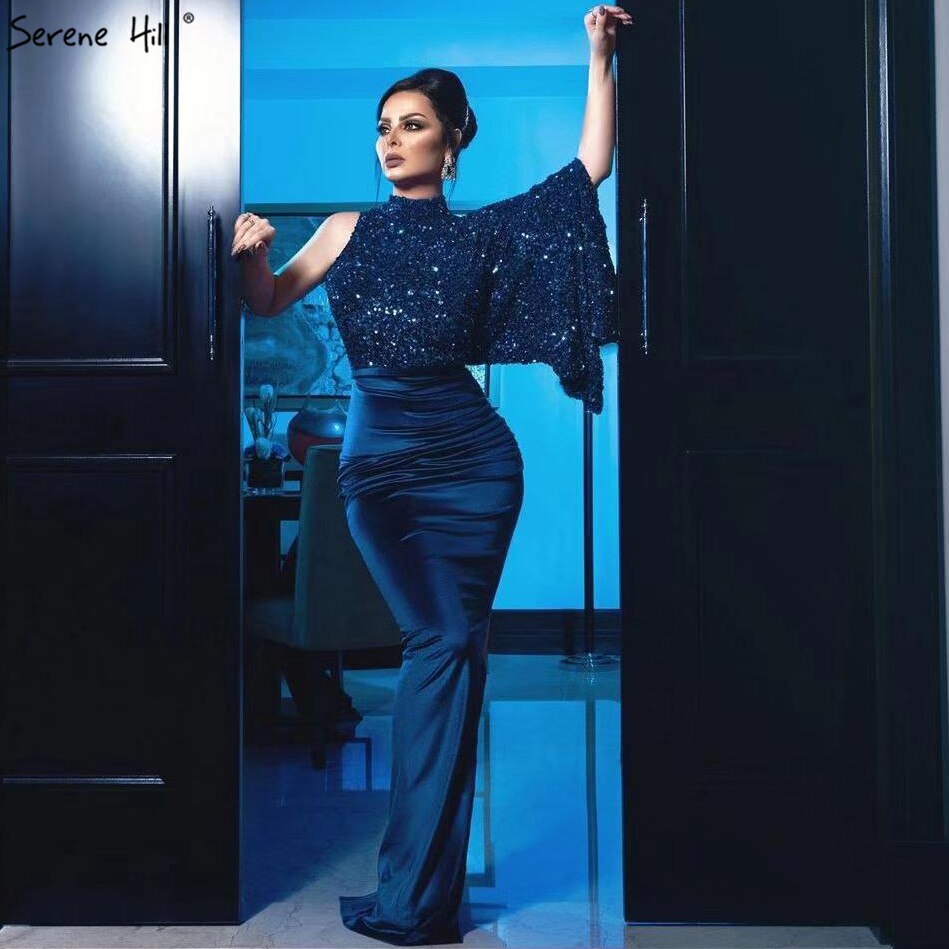 Im Angebot, keine Rückgabe, keine Rückerstattung. Marineblaues, sexy Abendkleid im Meerjungfrauen-Stil aus Satin 2025 mit Pailletten, einer Schulter und Fledermausärmeln, Abendkleid LA70347 