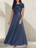 Vestido largo de madre de la novia con escote redondo, corte A, color gris carbón y cuentas