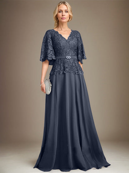 A-Linie V-Ausschnitt Bodenlanges Chiffon-Spitzenkleid für die Brautmutter mit Kristallbrosche und Strass 