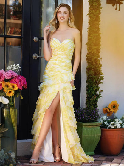 Hübsches trägerloses Chiffon-Print-Blumen-Lagen-Abendkleid mit Schlitz Y7881