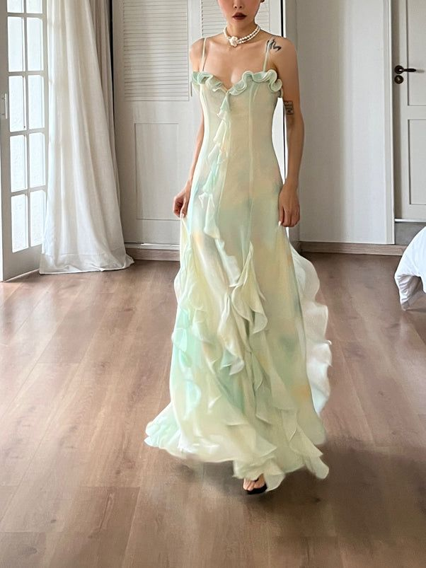 Hermoso vestido de fiesta de gasa verde con volantes en capas y tirantes finos Y7897