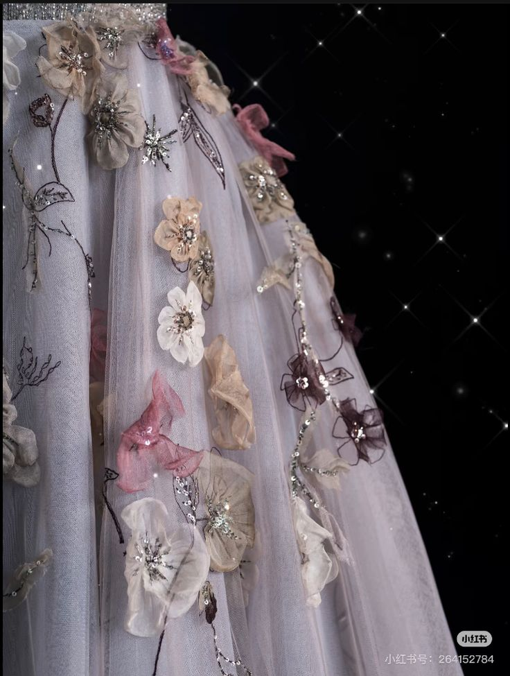 Vestido de noche largo con escote en V y tul gris floral Y7953