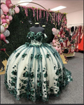 Vestido de quinceañera verde con hombros descubiertos, flores 3D, cuentas y apliques, para fiesta de quinceañera, graduación, Y292