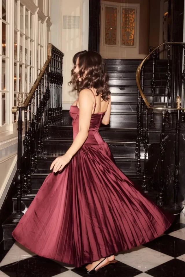 Vintage A-Linie Träger Burgund Satin Langes Ballkleid Abendkleid Y7994