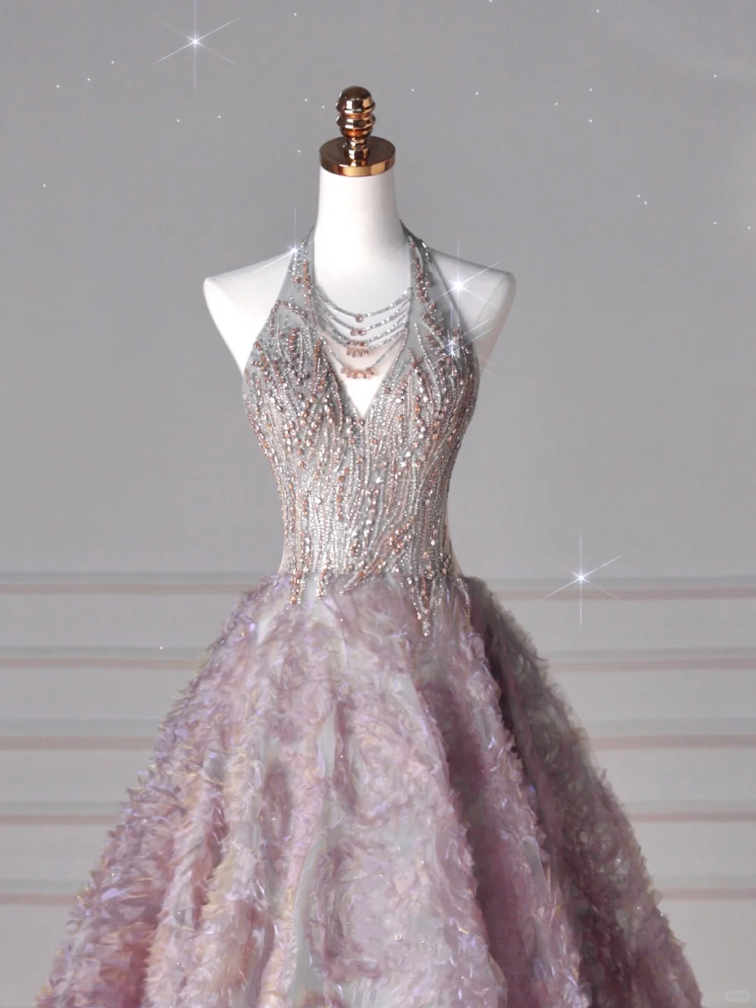 Glamouröses Neckholder Lila Tüll Blumen Perlen Ballkleid, A-Linie Abendkleid Brautkleid Y8625