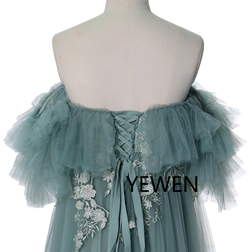 Schulterfreies, ozeanblaues, gestuftes Umstands-Fotoshooting-Kleid aus Tüll mit Blumenstickerei SY240002 