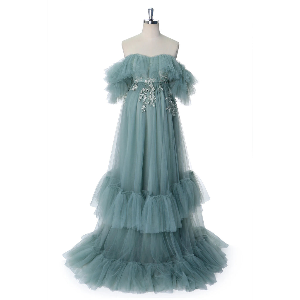 Schulterfreies, ozeanblaues, gestuftes Umstands-Fotoshooting-Kleid aus Tüll mit Blumenstickerei SY240002 