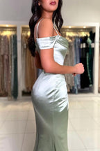 Charmante bodenlange schulterfreie Satin-Meerjungfrauen-Ballkleider mit Schlitz