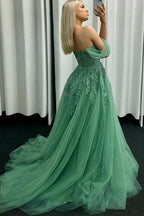 Schulterfreies, langes Ballkleid aus grüner Spitze, grünes Abendkleid PSK549