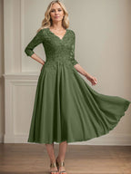 A-Linie V-Ausschnitt Wadenlanges Chiffon-Spitzenkleid für die Brautmutter mit Perlen und Pailletten 