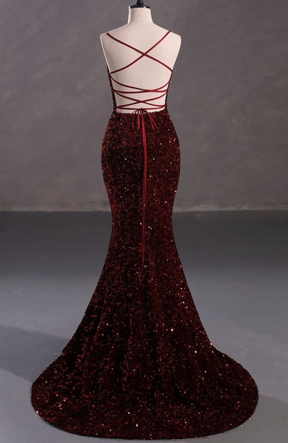 Schmales, schimmerndes, rückenfreies Abendkleid in Burgunderrot Y4164