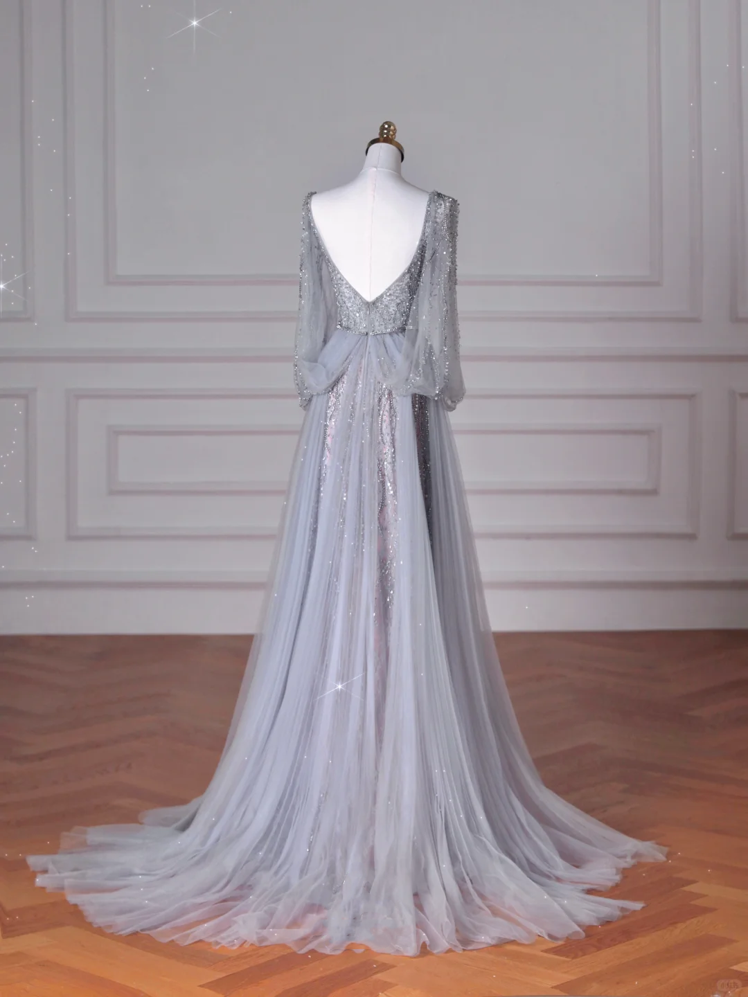 Vestido de fiesta elegante de tul azul con escote en V, lentejuelas y cuentas, corte A, sin espalda, Y8644