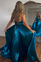 Vestido de fiesta largo azul pavo real con escote halter y corte A con abertura