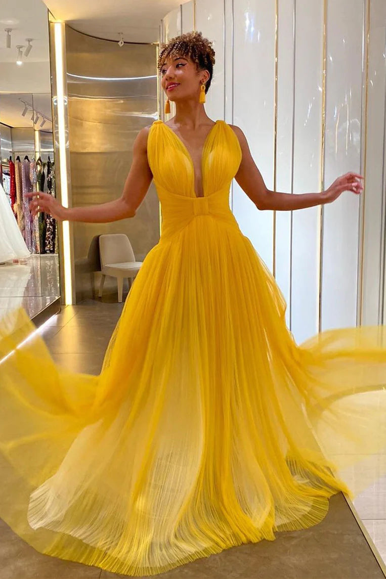 Gelbes Tüll-Ballkleid mit tiefem Ausschnitt SYP154