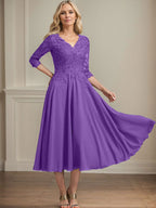 A-Linie V-Ausschnitt Wadenlanges Chiffon-Spitzenkleid für die Brautmutter mit Perlen und Pailletten 