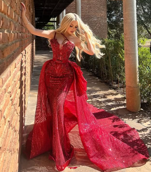 Vestido de noche largo estilo sirena con lentejuelas y tul burdeos brillante Y8535