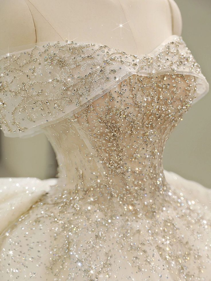 Schulterfreie Brautkleider, großes Schleppkleid mit Prinzessinnenschwanz, rückenfreies weißes Brautkleid Y6868