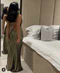 Vestido de noche sexy verde oliva con escote sirena y espalda descubierta Y7073