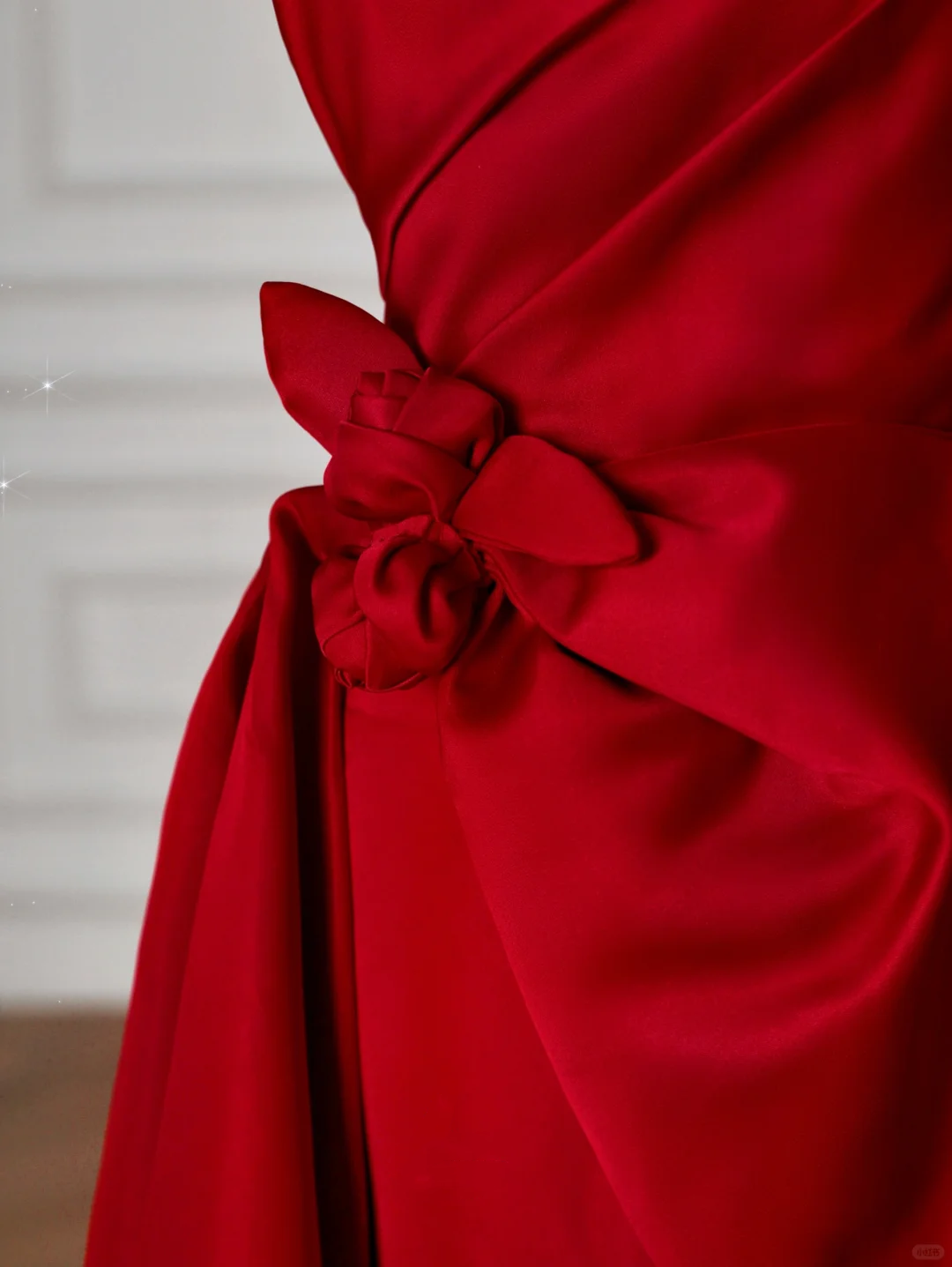 Elegante vestido de fiesta de satén rojo sin tirantes, corte A, vestido de noche formal Y8624