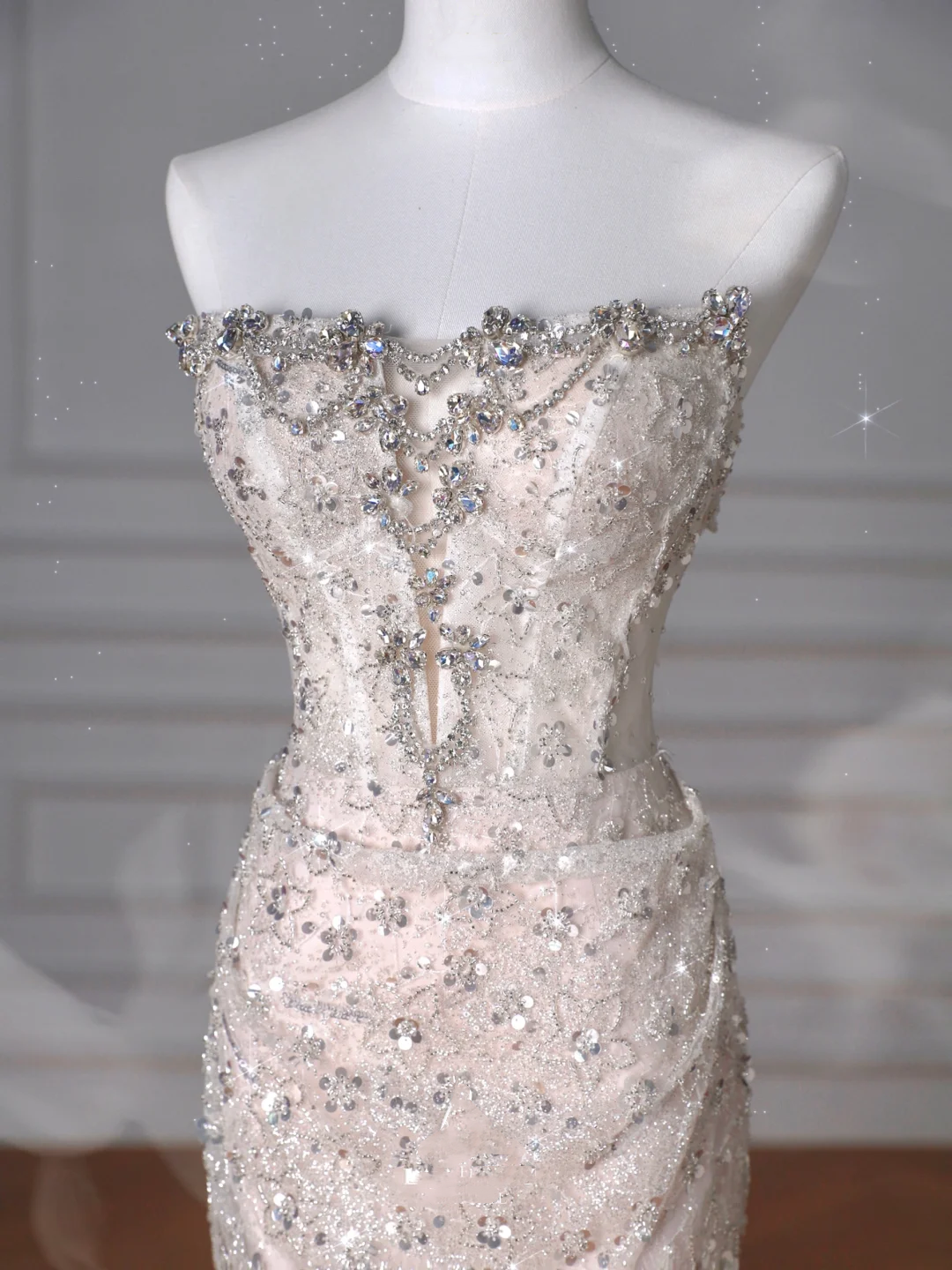 Glitzerndes trägerloses Tüll-Pailletten-Meerjungfrauen-Ballkleid, langes Abendkleid Y8616