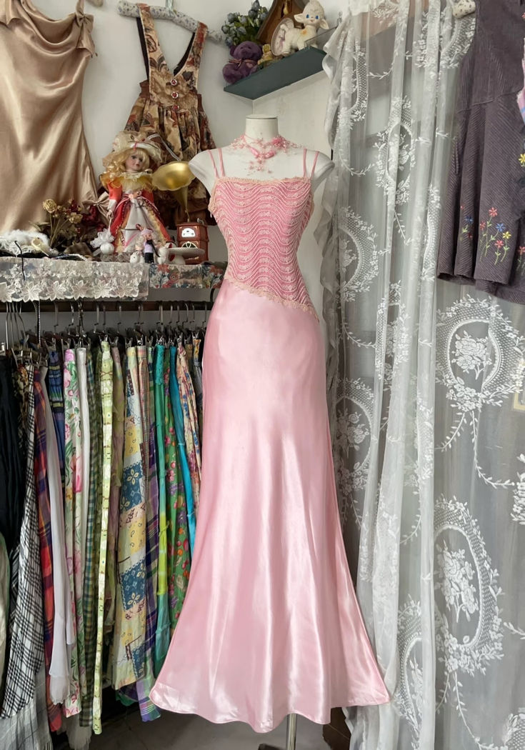 Vestido de noche elegante de satén rosa con tirantes finos y corte sirena Y8104