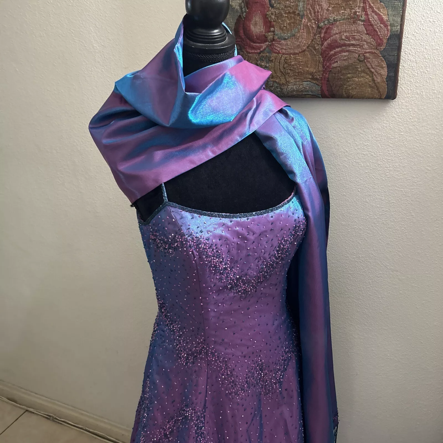 Wunderschönes lila Perlenbesetztes A-Linien-Abendkleid mit Spaghettiträgern, Party- und Ballkleid Y7955