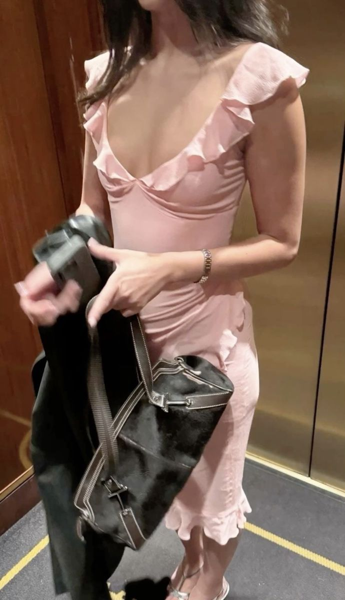 Hübsches V-Ausschnitt Rosa Chiffon Rüschen Ballkleid Abendkleid Y7875