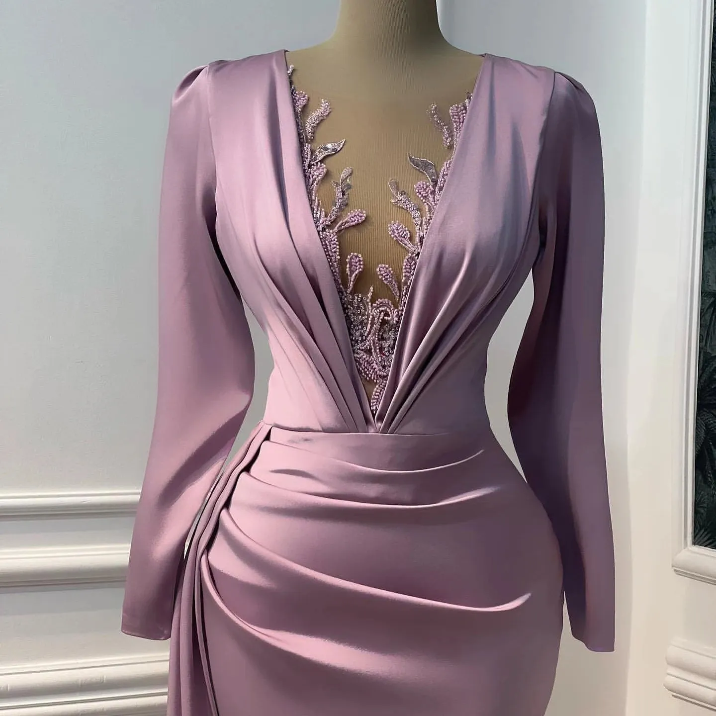 Vintage Lila Ballkleid Langarm Illusion V-Ausschnitt Meerjungfrau Abendkleid Bodenlang Y6647