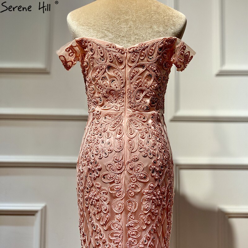 Foto real: Vestidos de noche rosas sin mangas con perlas y diamantes, corte sirena, hombros descubiertos, sexys, de encaje, LA60827