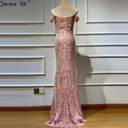 Foto real: Vestidos de noche rosas sin mangas con perlas y diamantes, corte sirena, hombros descubiertos, sexys, de encaje, LA60827