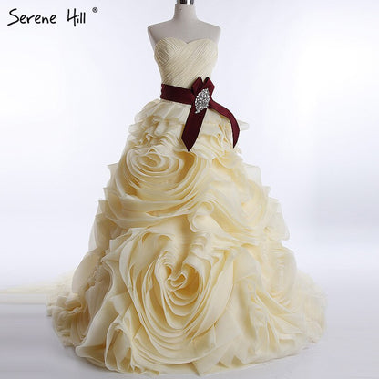 Foto real 2025 Diseño de marca Robe De Mariage Vestido de novia con volantes y cuentas de cristal Borgoña Vestido de novia HM6681