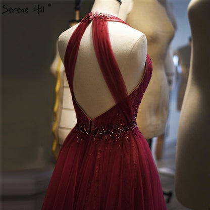 En oferta, sin devolución ni reembolso. Vestidos de noche rojos sexys sin mangas con cuello halter, corte en A, de tul y cristales, diseño LA70348. 