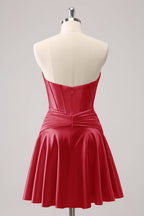 Hermoso vestido de fiesta fucsia con escote en forma de A, corsé cruzado y volantes