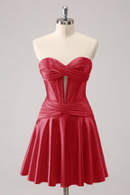 Hermoso vestido de fiesta fucsia con escote en forma de A, corsé cruzado y volantes